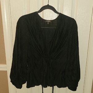 EXPRESS SZ M BLACK BLOUSE NEW WITHOUT TAGS NEVER WORN